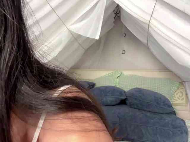 NoreenSemetara webcam