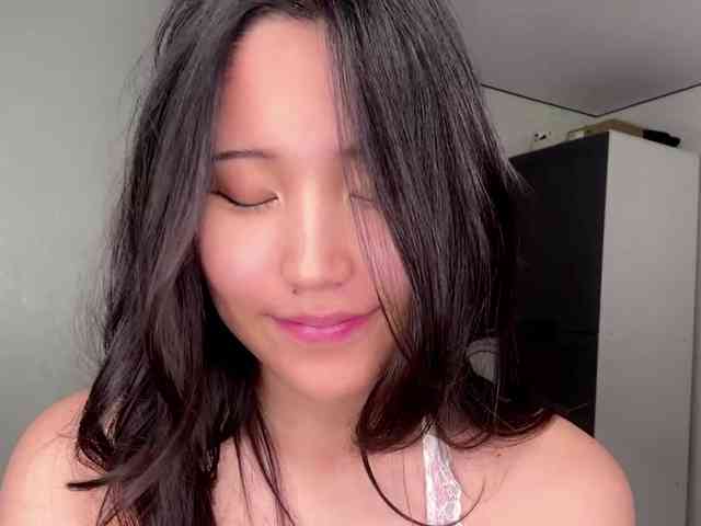 NoreenSemetara webcam