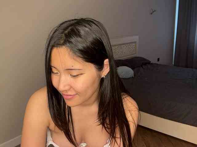 NoreenSemetara webcam