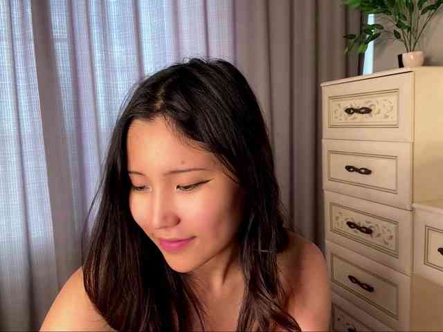 NoreenSemetara webcam