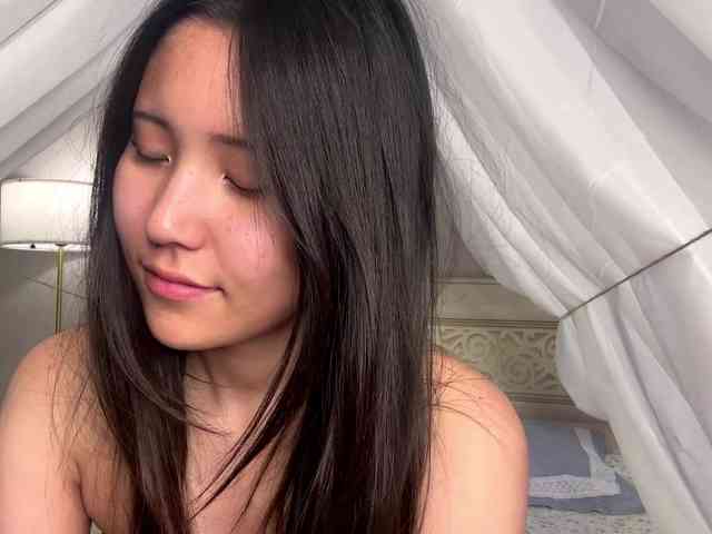 NoreenSemetara webcam