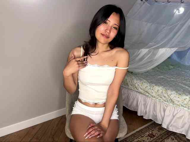 NoreenSemetara webcam
