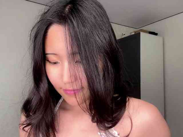 NoreenSemetara webcam