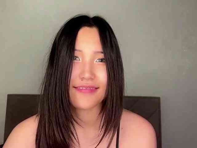 NoreenSemetara webcam