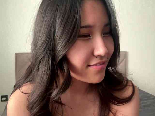 NoreenSemetara webcam