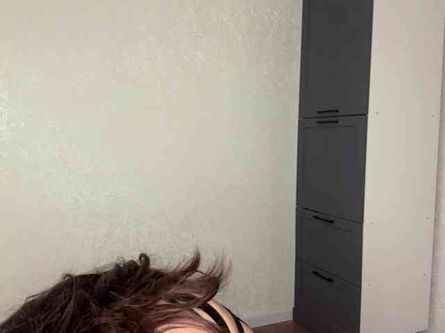 NoreenSemetara webcam