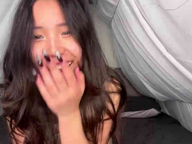 NoreenSemetara webcam