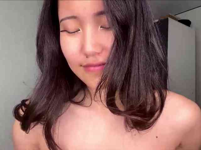 NoreenSemetara webcam