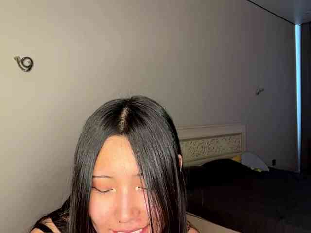 NoreenSemetara webcam