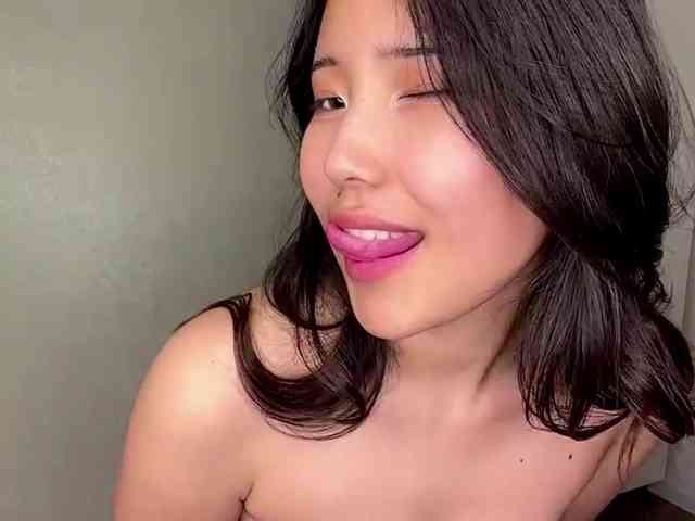 NoreenSemetara webcam
