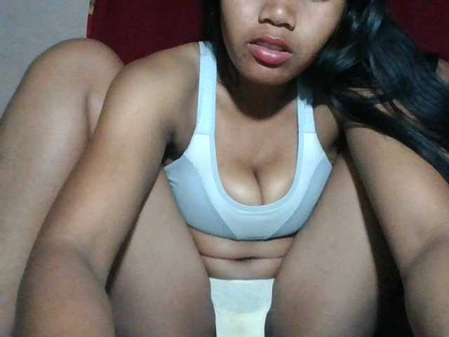 Keziah34 live cam on BongaCams
