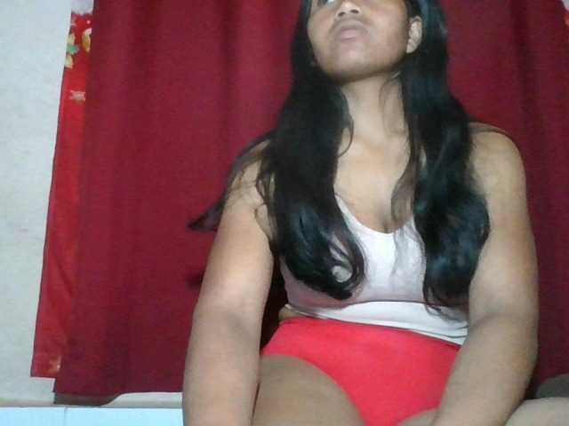 Keziah34 live cam on BongaCams