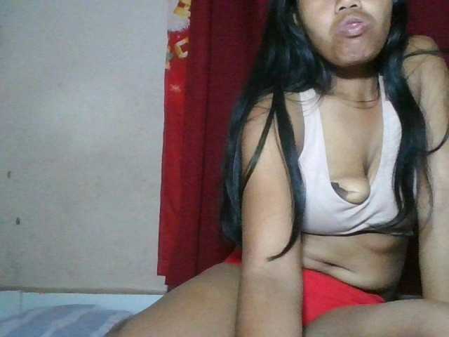 Keziah34, en directo ahora en BongaCams