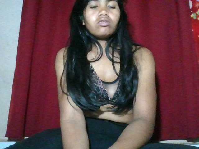 Keziah34 live cam on BongaCams