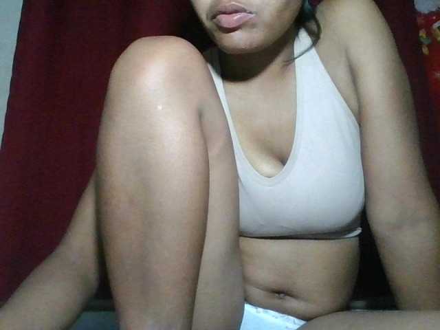 Keziah34 live cam on BongaCams