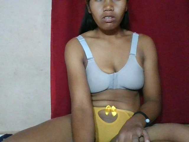 Keziah34 live cam on BongaCams