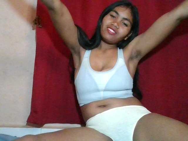 Keziah34 live cam on BongaCams