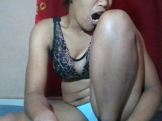 Keziah34 live cam on BongaCams
