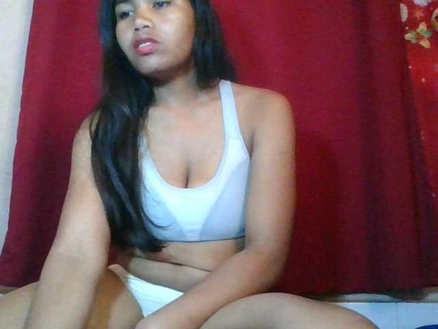 Keziah34 live cam on BongaCams