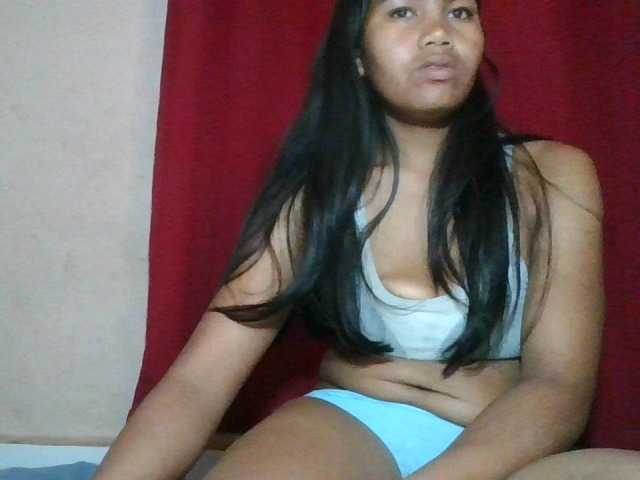 Keziah34 live cam on BongaCams