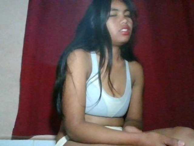 Keziah34 live cam on BongaCams