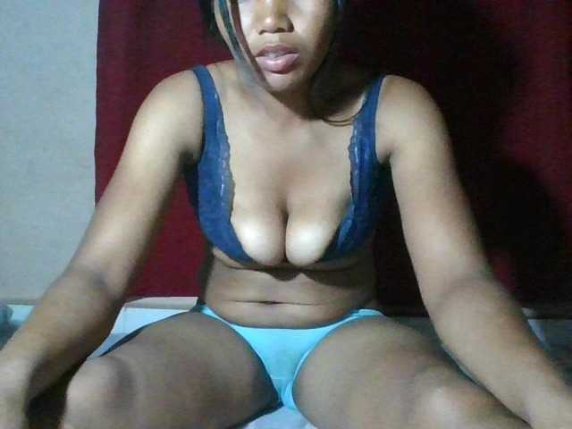 Keziah34 live cam on BongaCams