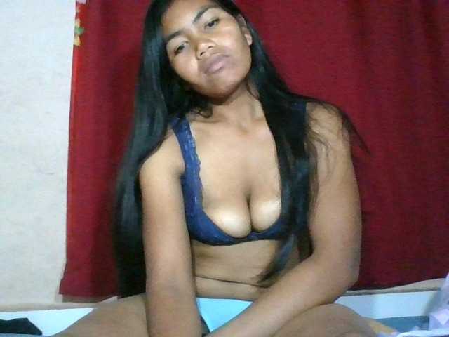 Keziah34 live cam on BongaCams