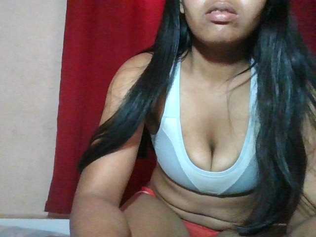 Keziah34 live cam on BongaCams
