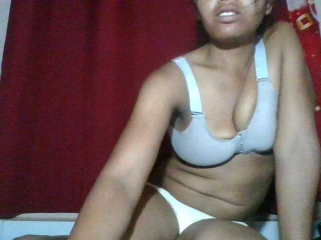 Keziah34 live cam on BongaCams