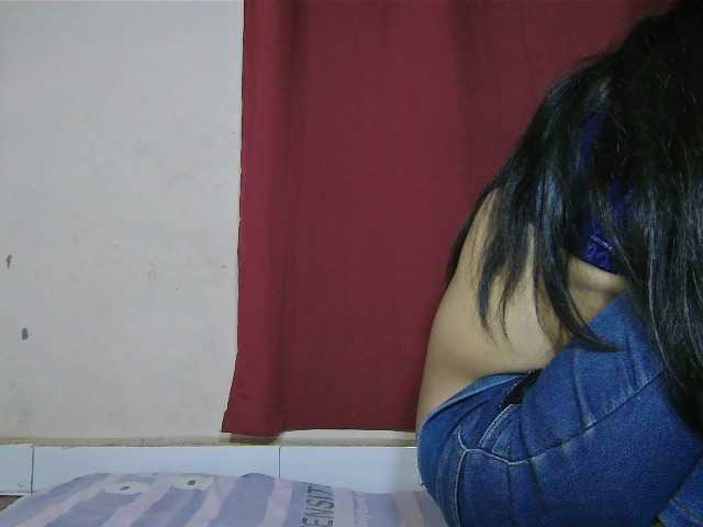 Keziah34 live cam on BongaCams