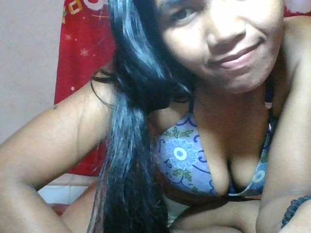 Keziah34 live cam on BongaCams