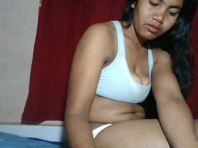 Keziah34 live cam on BongaCams