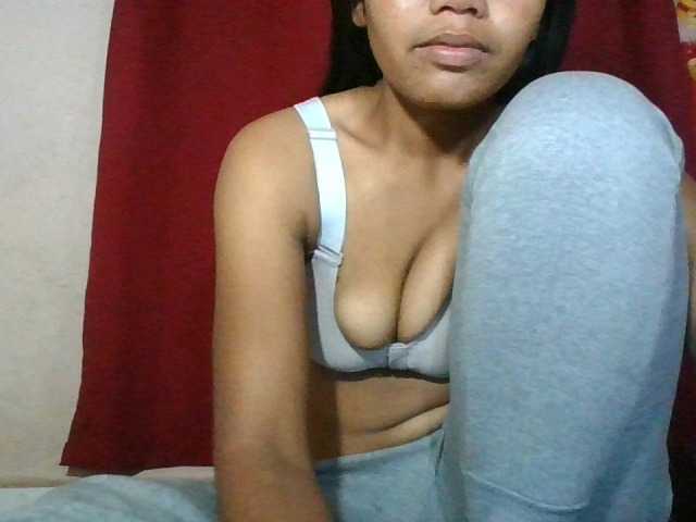 Keziah34 live cam on BongaCams