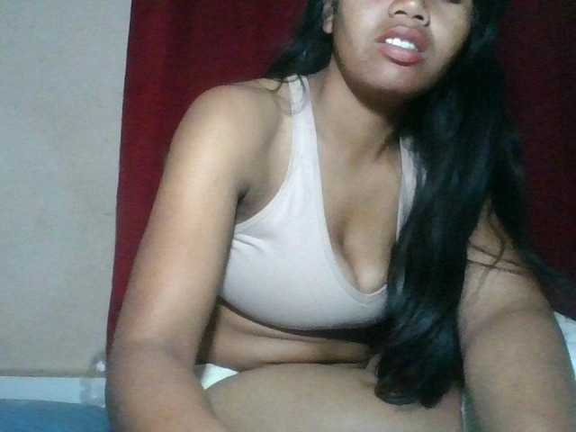 Keziah34 live cam on BongaCams