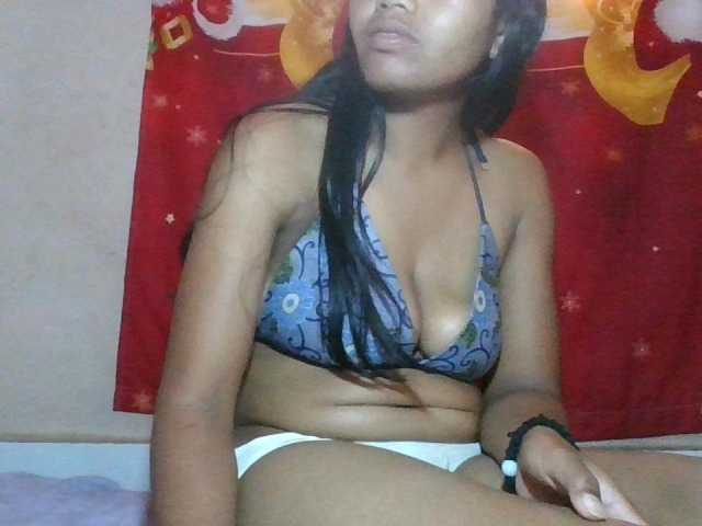Keziah34 live cam on BongaCams