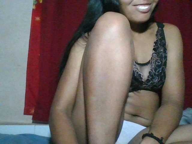 Keziah34 live cam on BongaCams