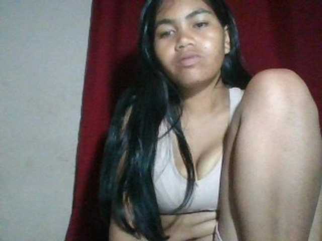 Keziah34 live cam on BongaCams
