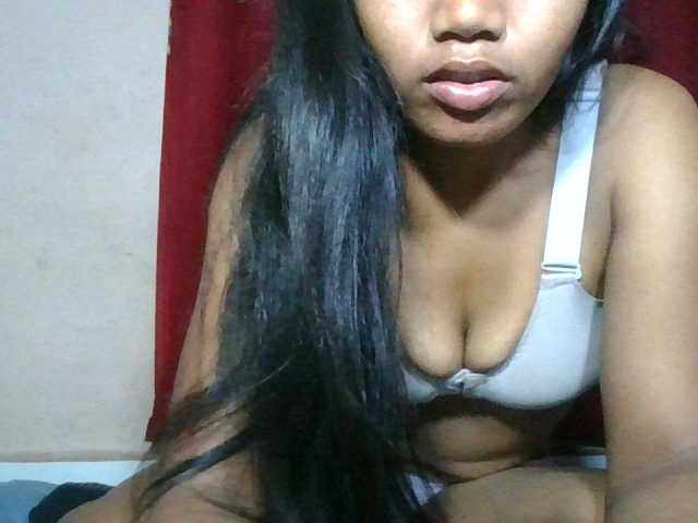 Keziah34 live cam on BongaCams