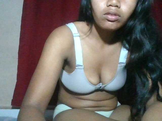 Keziah34 live cam on BongaCams
