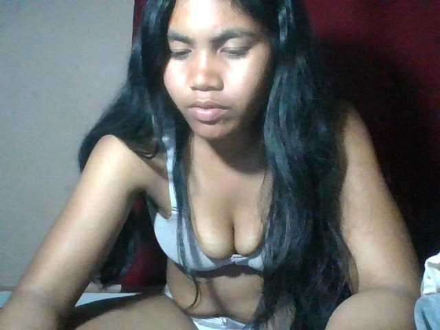 Keziah34 live cam on BongaCams
