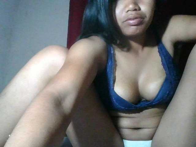 Keziah34 live cam on BongaCams