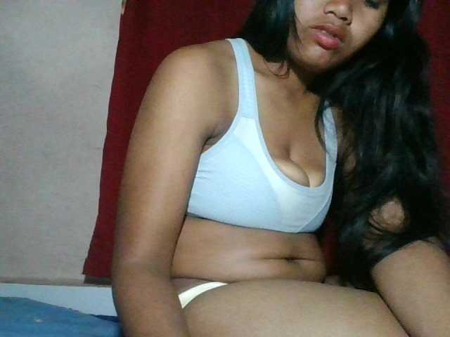 Keziah34 live cam on BongaCams
