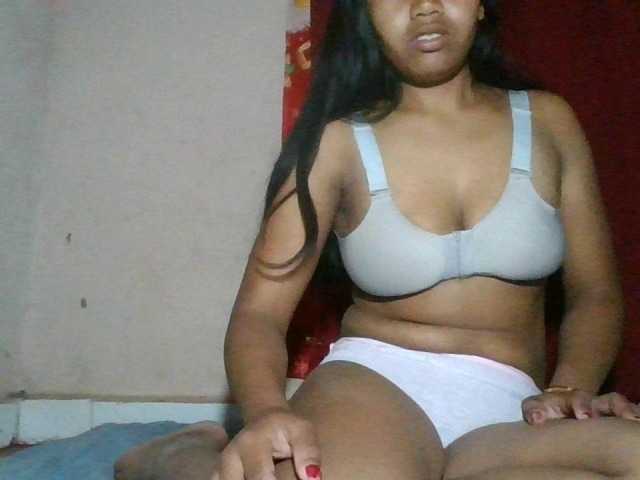 Keziah34 live cam on BongaCams