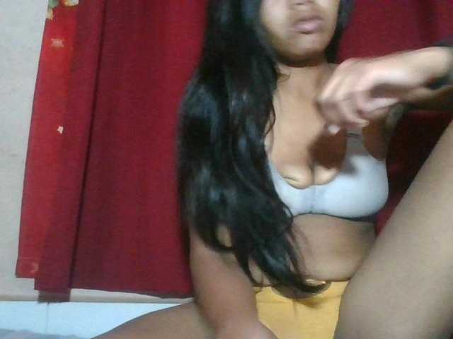 Keziah34 live cam on BongaCams