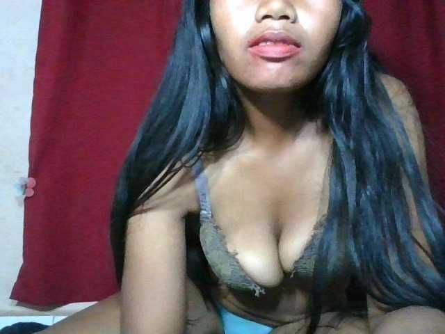 Keziah34 live cam on BongaCams