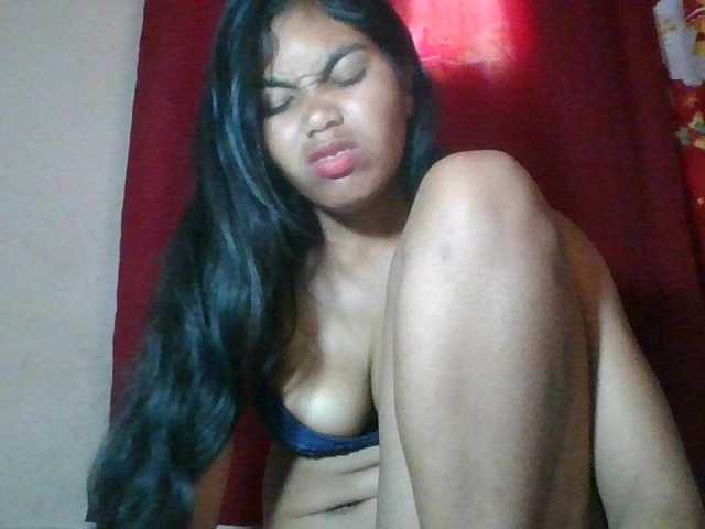 Keziah34 live cam on BongaCams