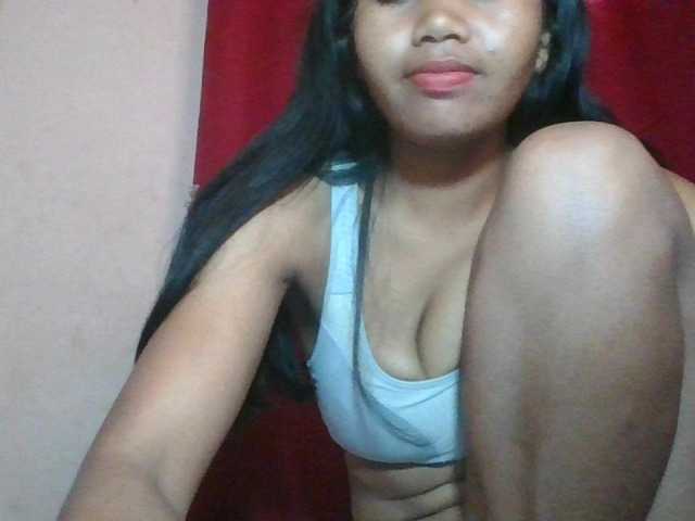 Keziah34 live cam on BongaCams