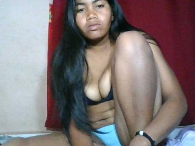 Keziah34 live cam on BongaCams