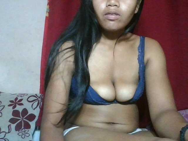 Keziah34 live cam on BongaCams