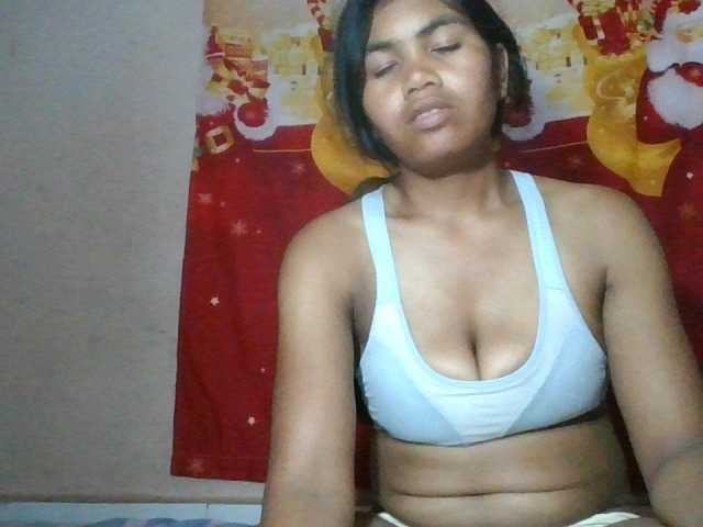 Keziah34 live cam on BongaCams